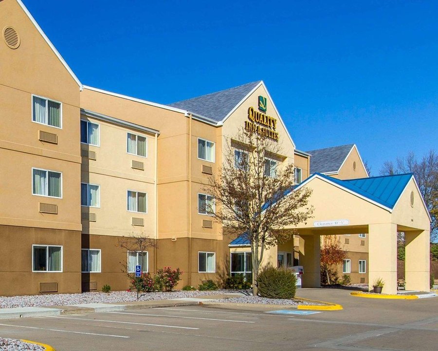 QUALITY INN & SUITES KEOKUK NORTH $68 ($̶8̶5̶) - Updated 2021 Prices