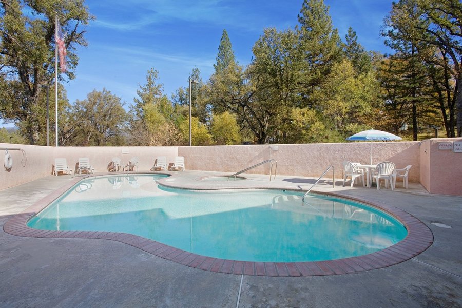 Americas Best Value Inn Yosemite Oakhurst Pool Pictures Reviews Tripadvisor