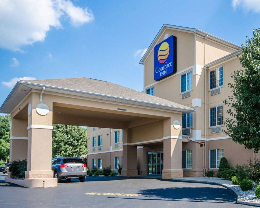 COMFORT INN $76 ($̶1̶1̶9̶) - Prices & Hotel Reviews - Henderson, KY ...