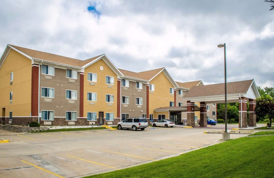 Quality Suites St. Joseph - UPDATED 2022 Prices, Reviews & Photos ...
