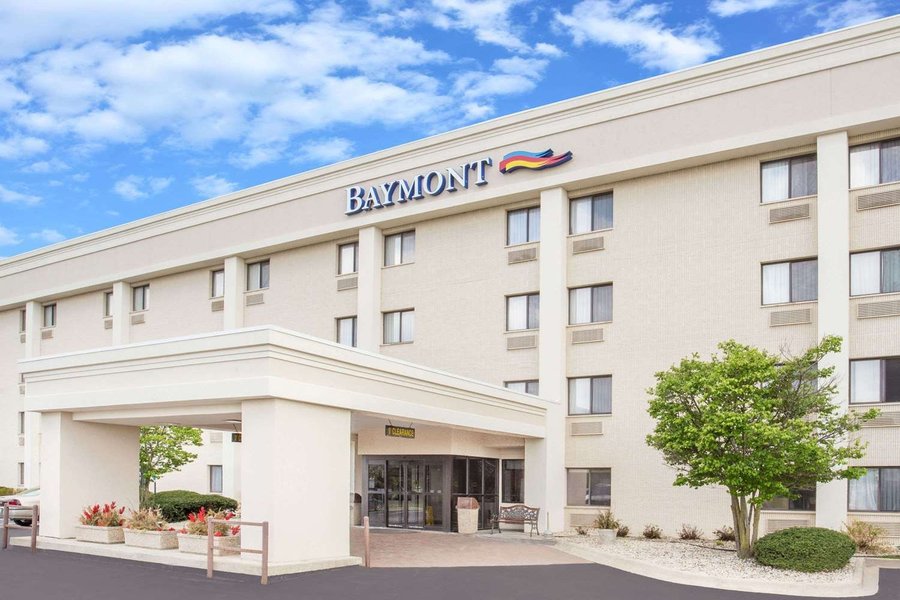 best hotels in janesville wi