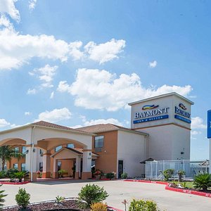 Welcome to the Baymont Inn & Suites Sulphur