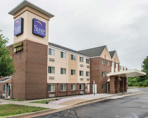 THE 10 CLOSEST Hotels to Pittsburgh Airport Marriott, Coraopolis ...