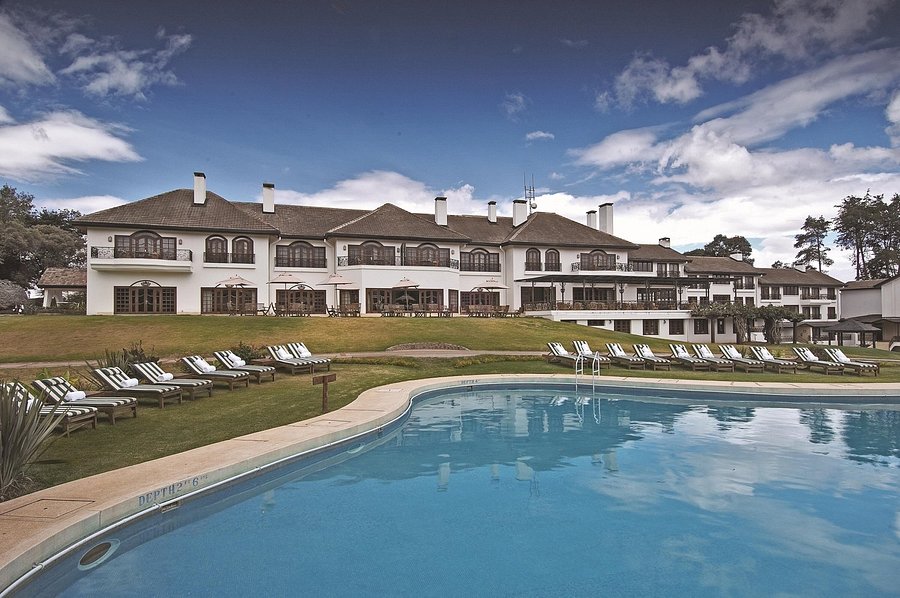 mt kenya safari club swimming pool