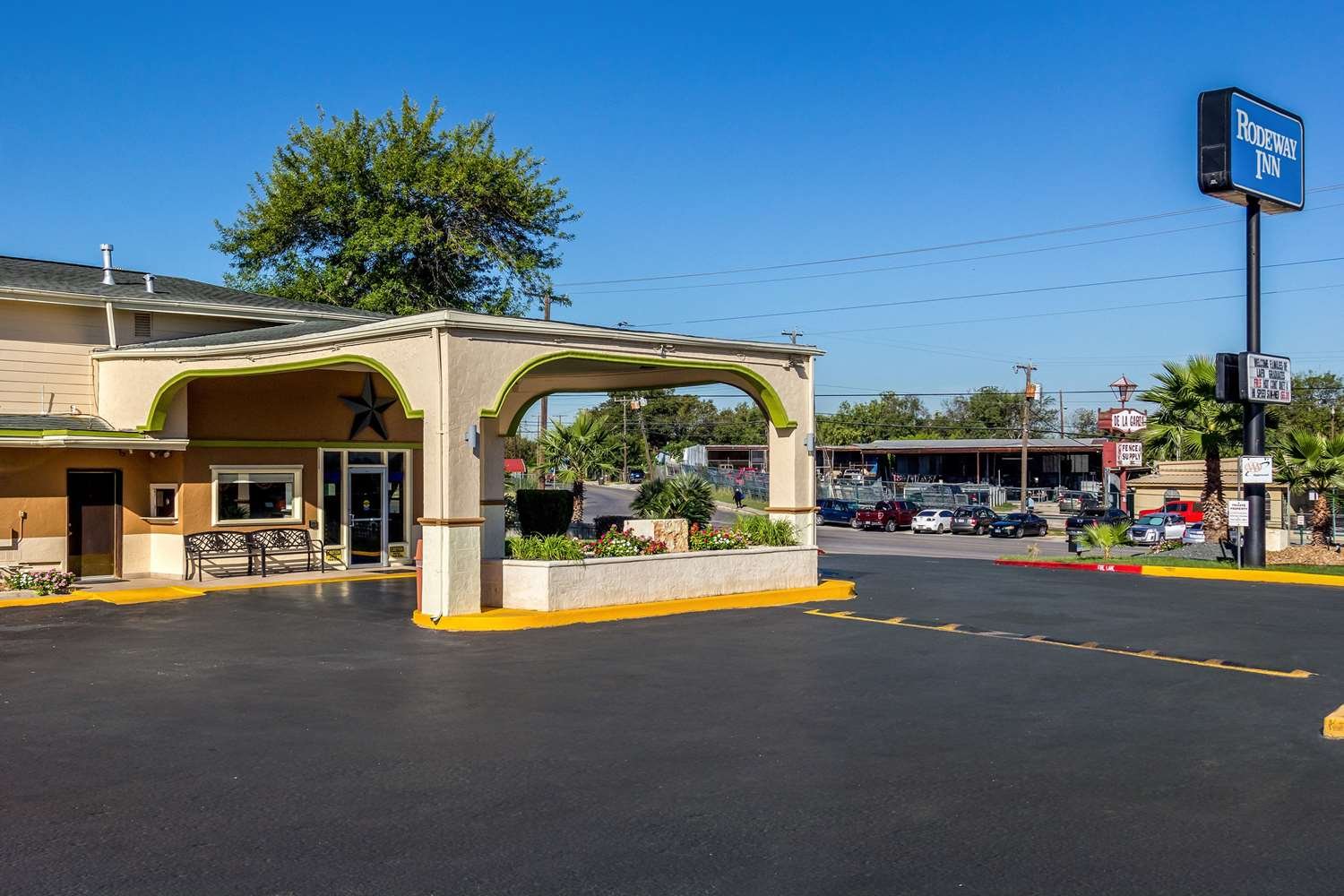 lackland afb lodging phone number