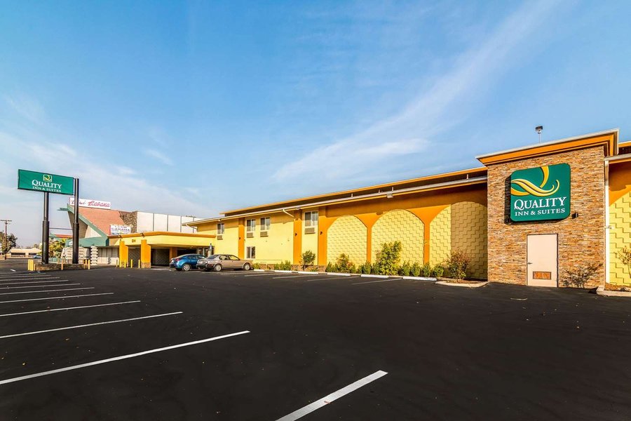 QUALITY INN & SUITES NEAR DOWNTOWN BAKERSFIELD $71 ($̶8̶7̶) - Updated