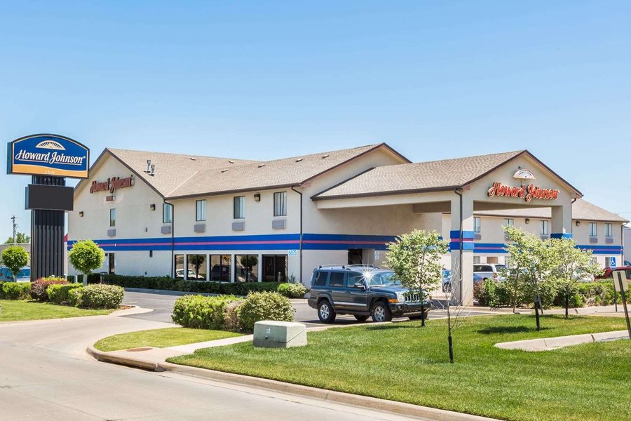 HOWARD JOHNSON BY WYNDHAM WICHITA AIRPORT $51 ($̶6̶9̶) - Prices & Motel ...