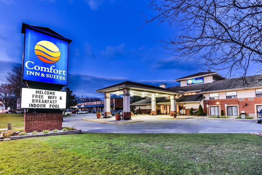 COMFORT INN AND SUITES AMBASSADOR BRIDGE (Windsor, Ontario) Hotel