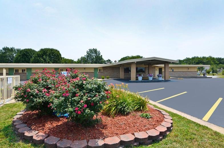 AMERICAS BEST VALUE INN $44 ($̶5̶1̶) - Prices &  Hotel Reviews - Iola, KS - Tripadvisor