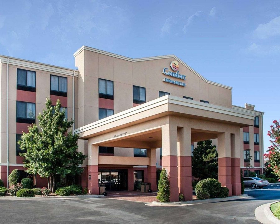 COMFORT INN & SUITES $100 ($̶1̶1̶7̶) - Updated 2021 Prices & Hotel