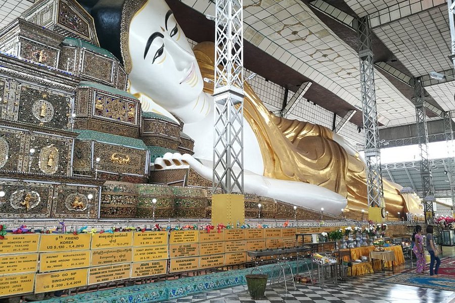 Shwethalyaung Buddha image