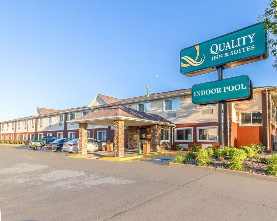 QUALITY INN & SUITES $68 ($̶1̶0̶4̶) - Updated 2021 Prices & Hotel