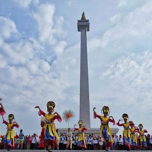 https://dynamic-media-cdn.tripadvisor.com/media/photo-o/13/6b/b1/07/the-betawi-dance-is-the.jpg?w=600&h=600&s=1