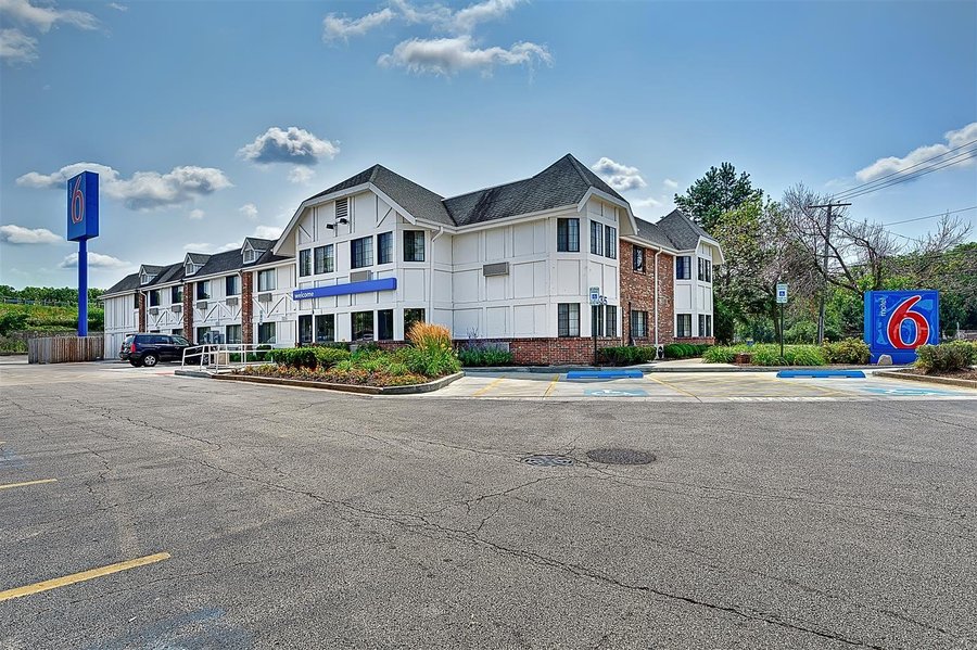 MOTEL 6 CHICAGO NORTH- GLENVIEW $44 ($̶5̶8̶) - Updated 2020 Prices