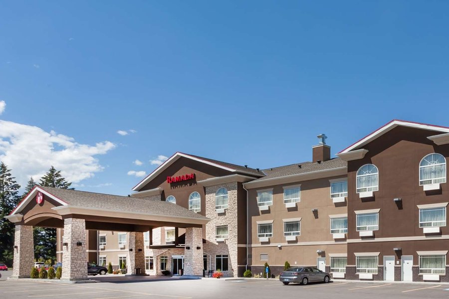 Ramada by Wyndham Creston - UPDATED 2022 Prices, Reviews & Photos