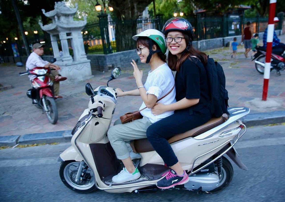 hanoi student tour guide