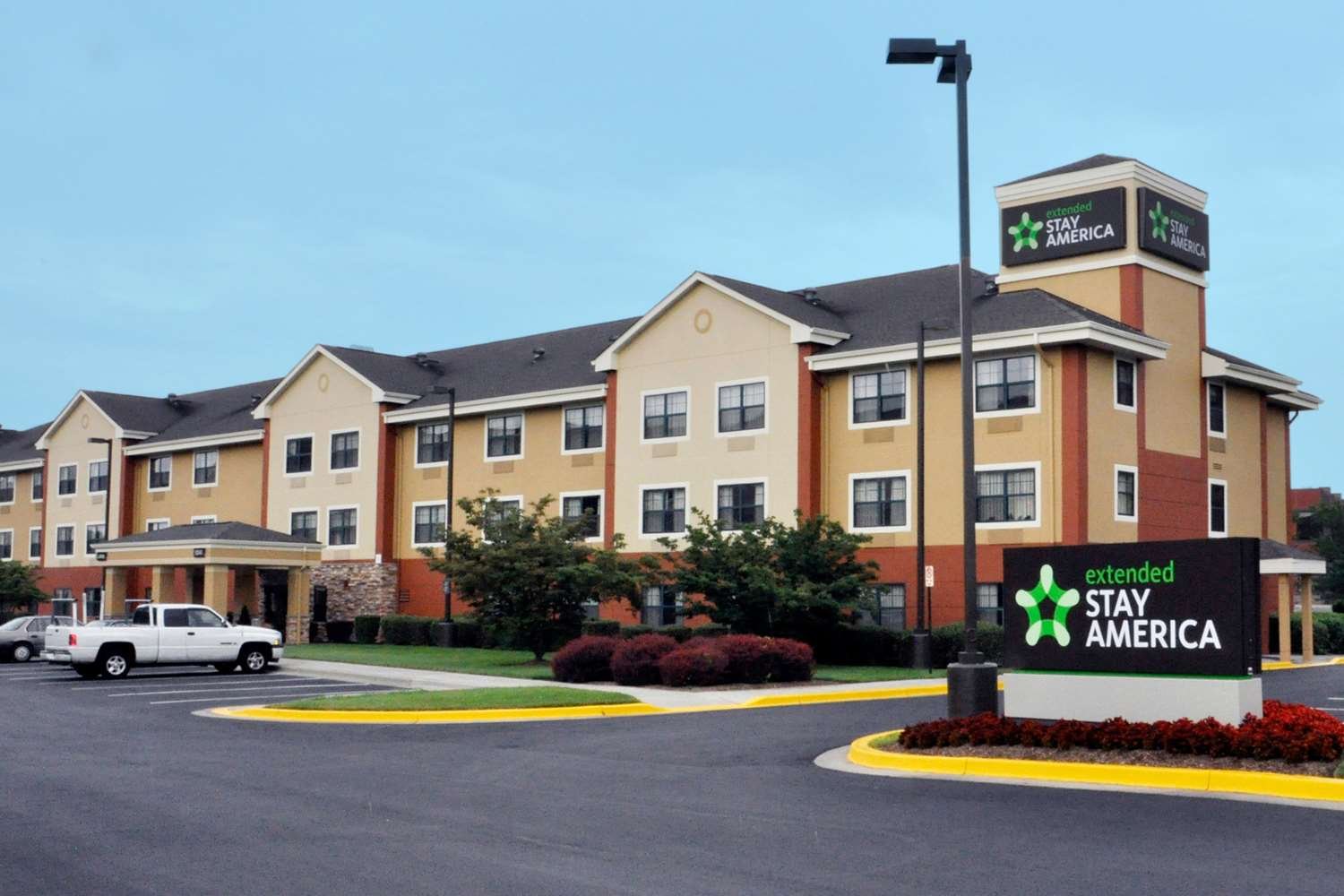 extended stay hotels near me        
        <figure class=