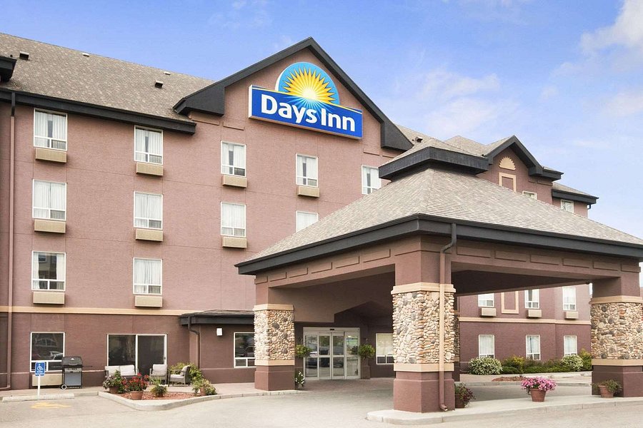 Days Inn Wyndham Calgary Airport UPDATED 2021 Prices  Reviews