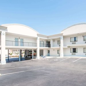 Welcome to the Days Inn Raleigh Downtown