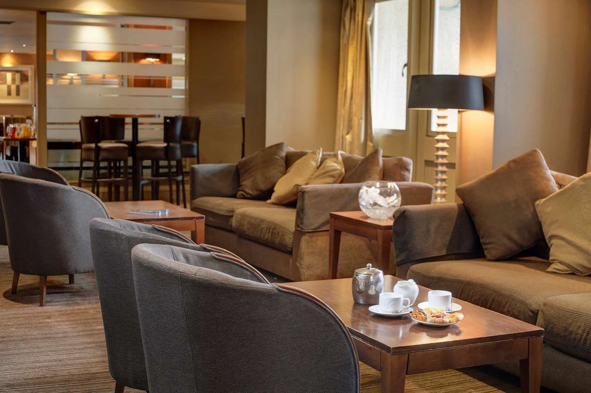 PARK HOTEL - Updated 2022 Reviews, Price Comparison (Falkirk)