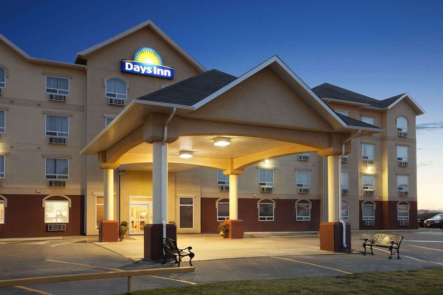 DAYS INN BY WYNDHAM DAWSON CREEK - Updated 2022 Prices & Hotel Reviews ...