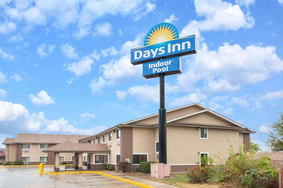 DAYS INN BY WYNDHAM TOPEKA $53 ($̶8̶3̶) - Updated 2021 Prices & Motel