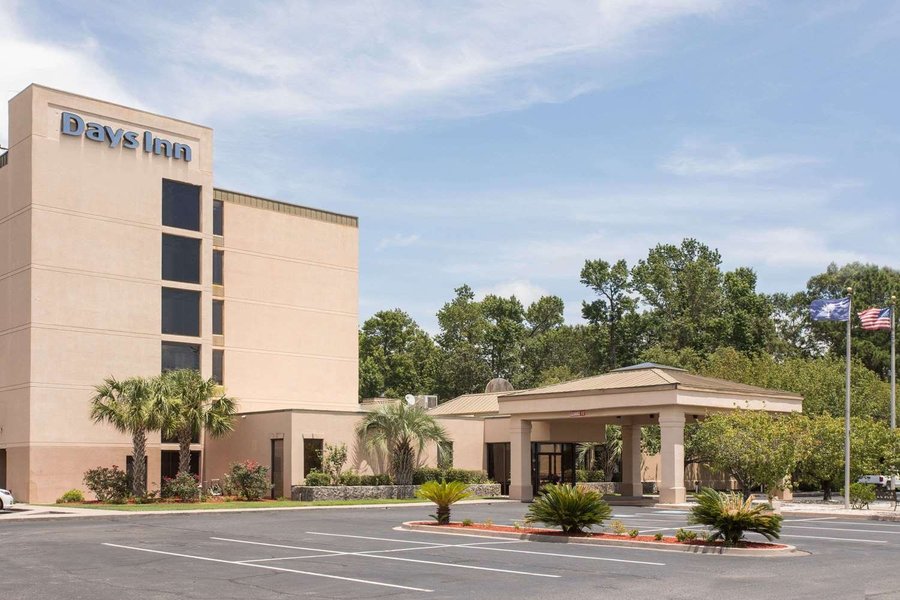 DAYS INN WYNDHAM MYRTLE BEACH  51     8  3    Updated 2021 Prices