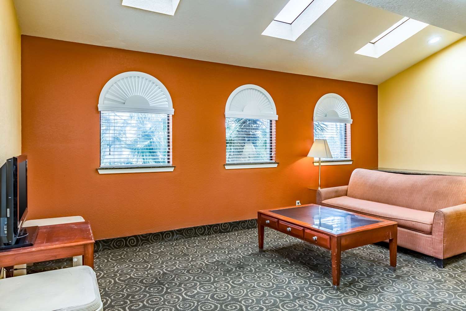 lackland lodging phone number