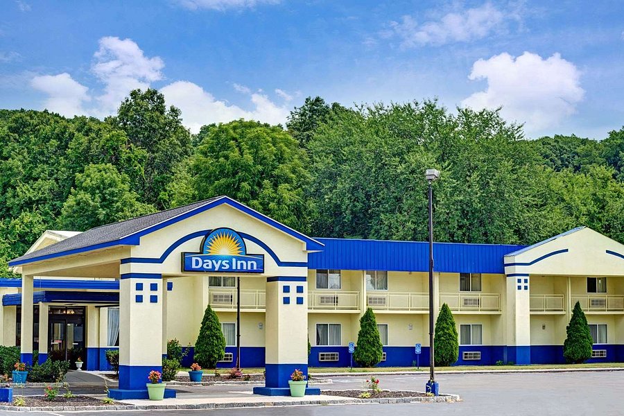 Days Inn Wyndham Southington  C     9  4    C 80 UPDATED 2021 Prices