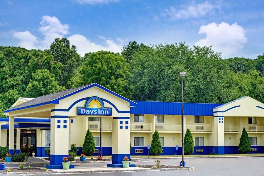 Days Inn Wyndham Southington  C     9  4    C 80 UPDATED 2021 Prices