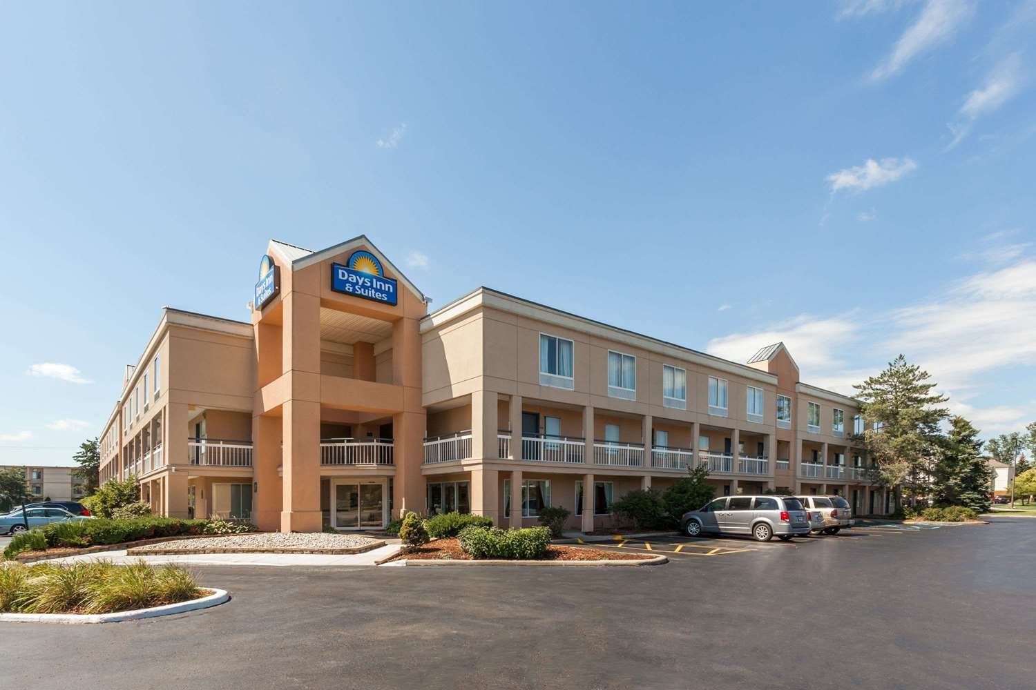 DAYS INN SUITES BY WYNDHAM WARREN 46 5 4 Prices Hotel   Welcome To The Days Inn 