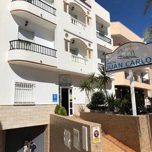 Fachada Hostal Juan Carlos