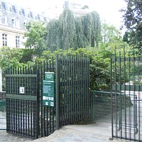 Entrée du square