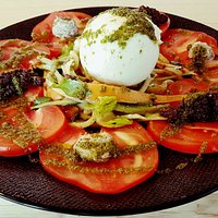Salade tomates cœur de bœuf et sa Burratina