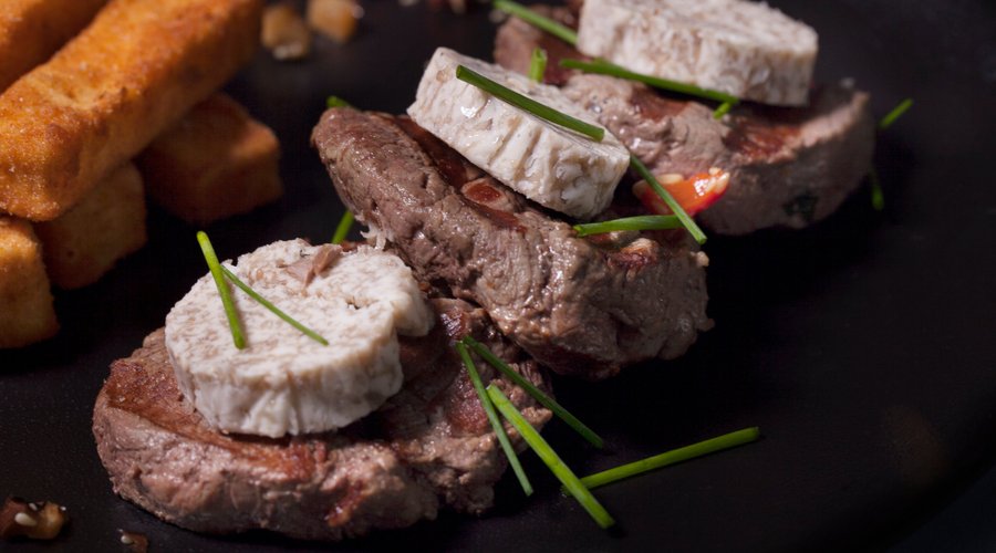 Fillet mignon with dried mushroom butter