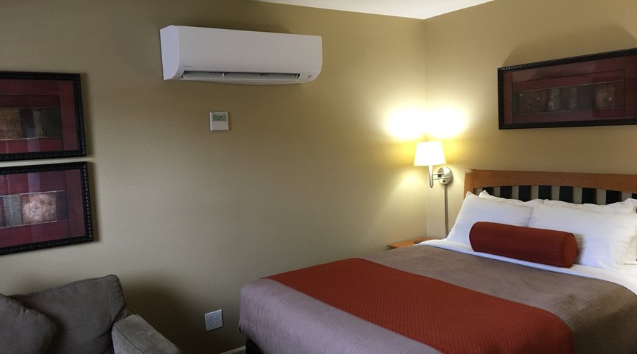 Rufus Hillview Inn Room 4
Queen Room with a full kitchen 