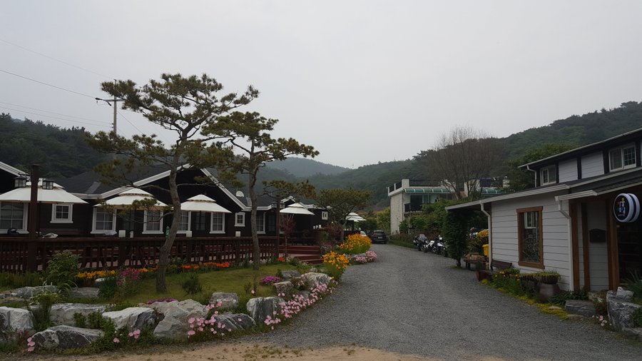 산과바다사이펜션 (Between Mountain & Sea Pension, 태안) - 호텔 리뷰 & 가격 비교