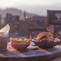 Burgers & coctails
