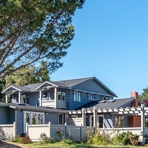 Bed & Breakfast on four sunny acres in Point Reyes Station