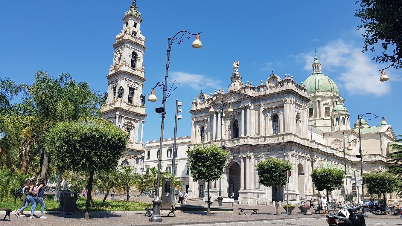 Pontificio Santuario Della Beata Maria Vergine Del Santo Rosario Di ...