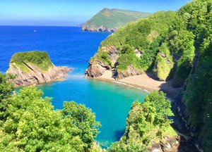 泳池和海滩