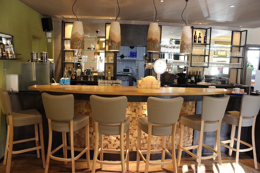 HOTEL RESTAURANT ZUM SCHLOSSBERG: Bewertungen, Fotos & Preisvergleich