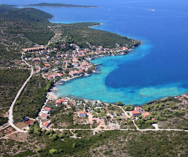 Hrvatska - Page 10 Loviste-peljesac