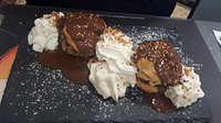 Moulage du nougat blanc - Photo de Confiserie Fouque, Signes - Tripadvisor