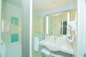 Room & Suite