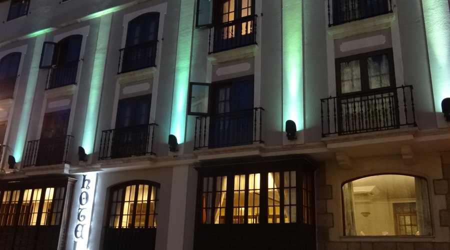 Vue extérieure en soirée