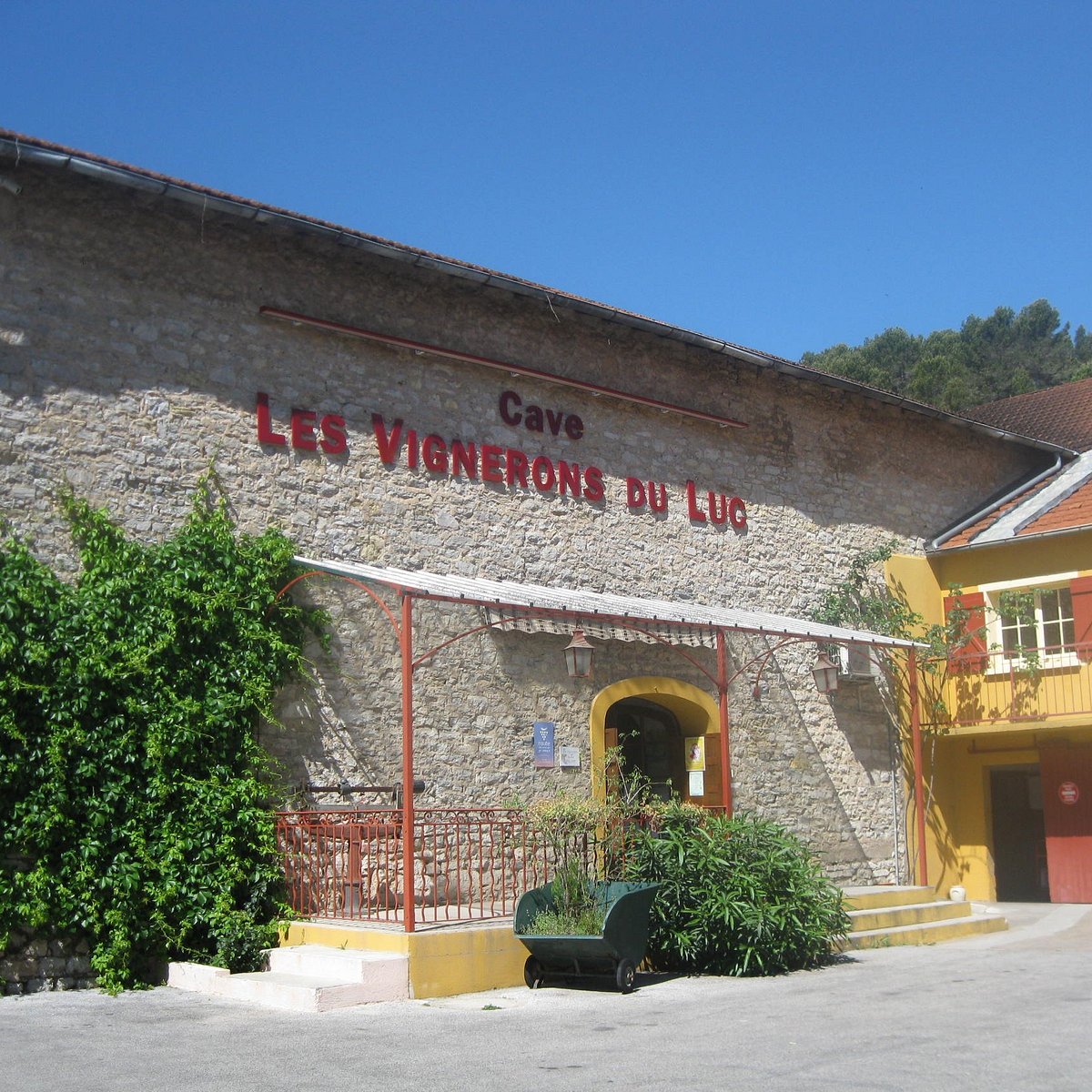 Les caves coopératives dans les villages du Var - Des