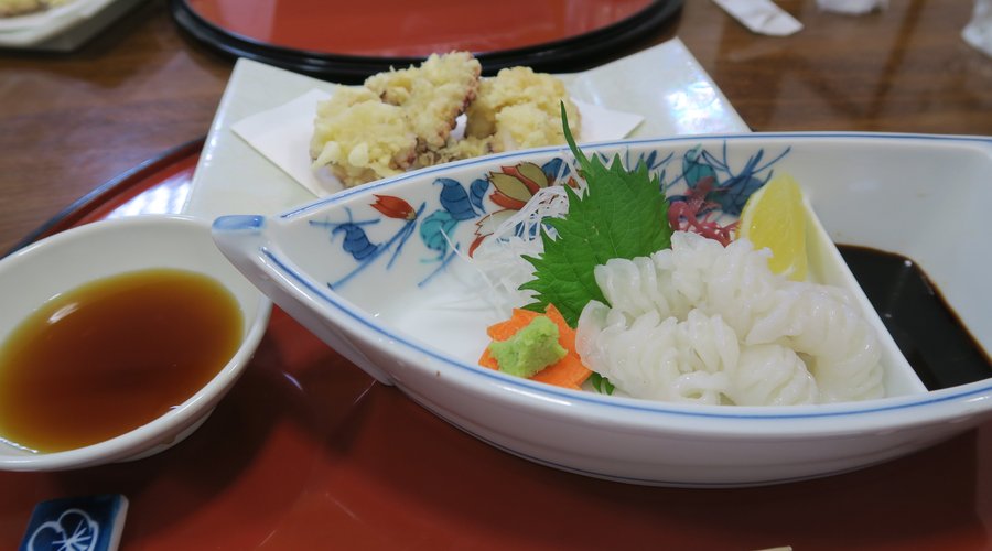 タコの刺身と天ぷら
