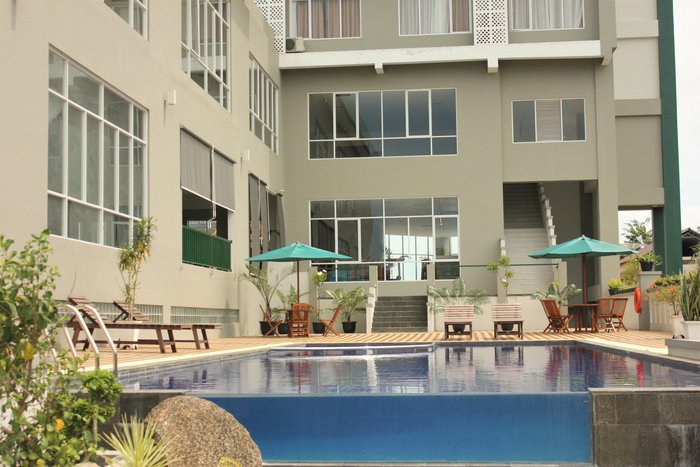 Swiss-Belhotel Pangkalpinang Pool Pictures & Reviews - Tripadvisor