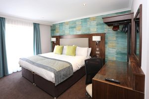 Room & Suite